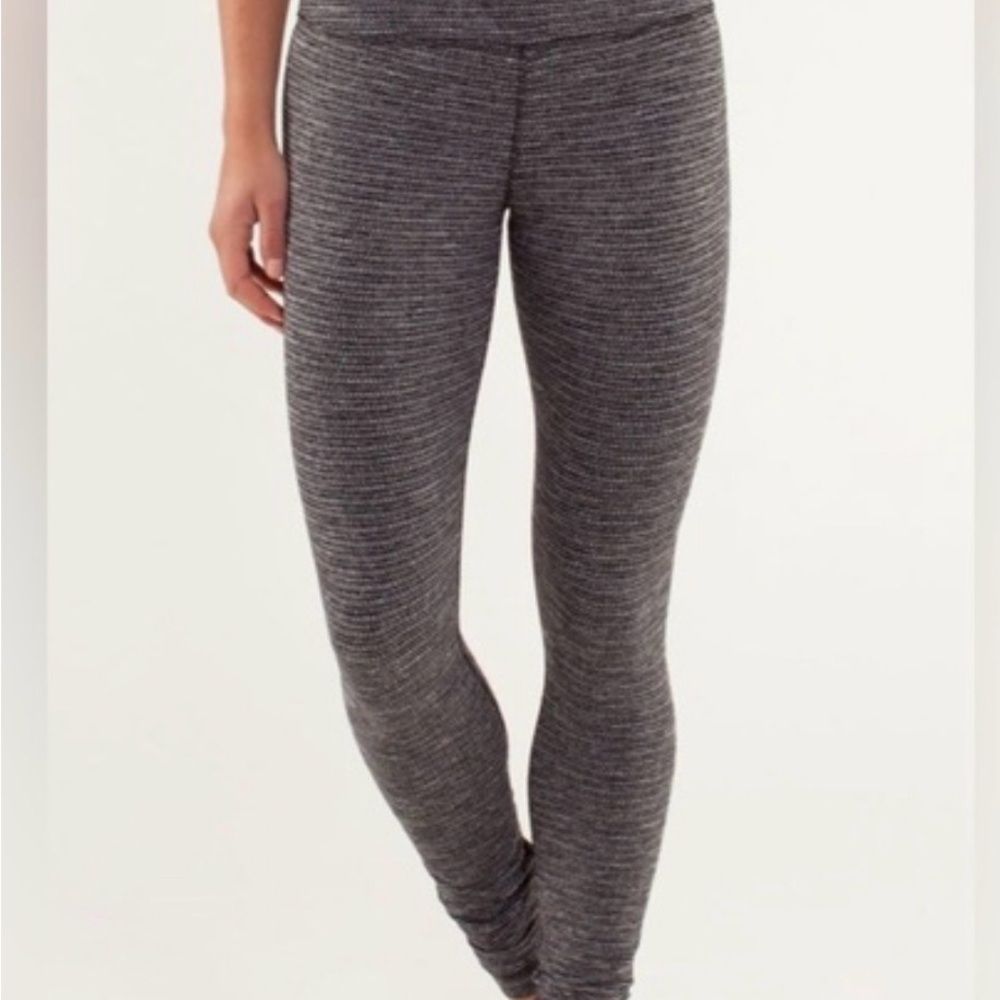 Lululemon Wunder Under leggings in black/heathered gray. Womens size 4 - Picture 1 of 5